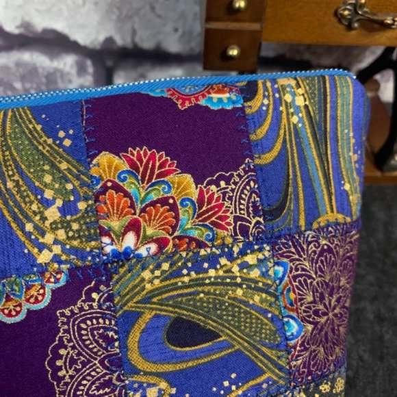 Handmade Quilted Cosmetic Bag - Picture 2 of 8